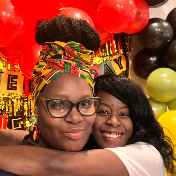 Meet your Posher, Alegra - Picture 3 of 11